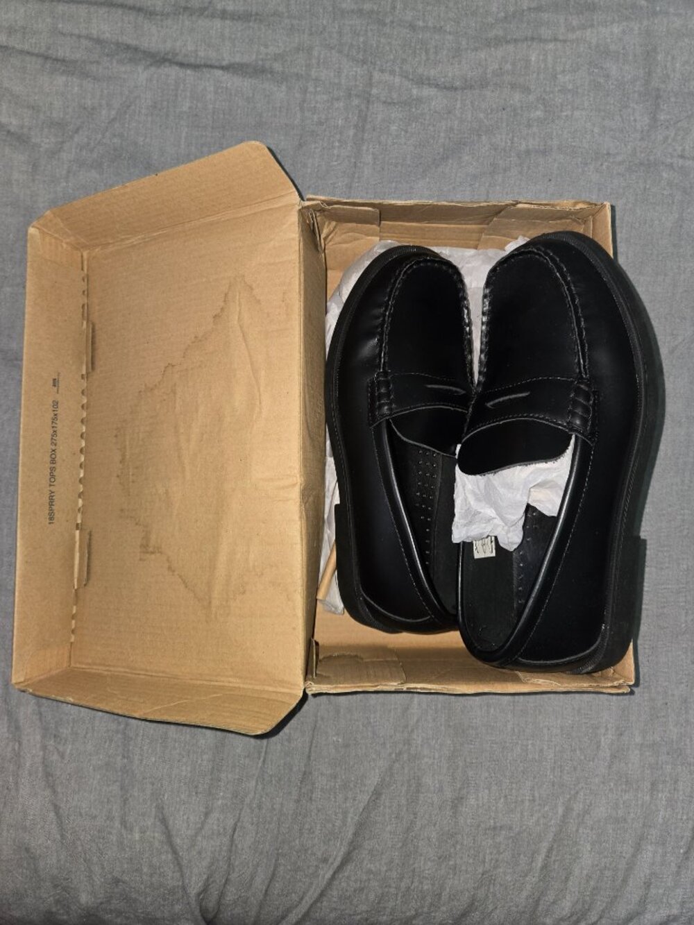 Brand new Sperry Colton Black Leather Penny Loafers in Boys Size 4.5 Medium. - Picture 2 of 6